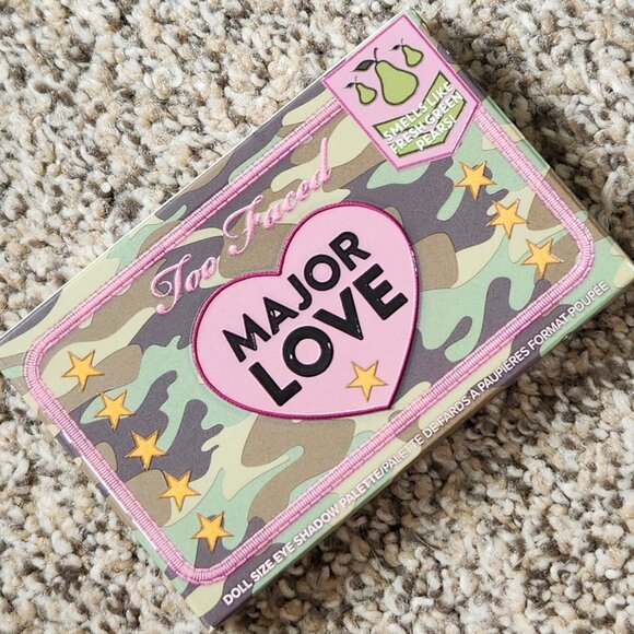 Too Faced: Eye Shadow Palette: Major Love - Picture 5 of 5